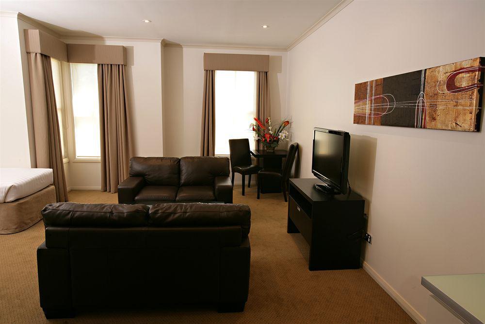 Beau Monde International Hotel Doncaster East Exterior foto